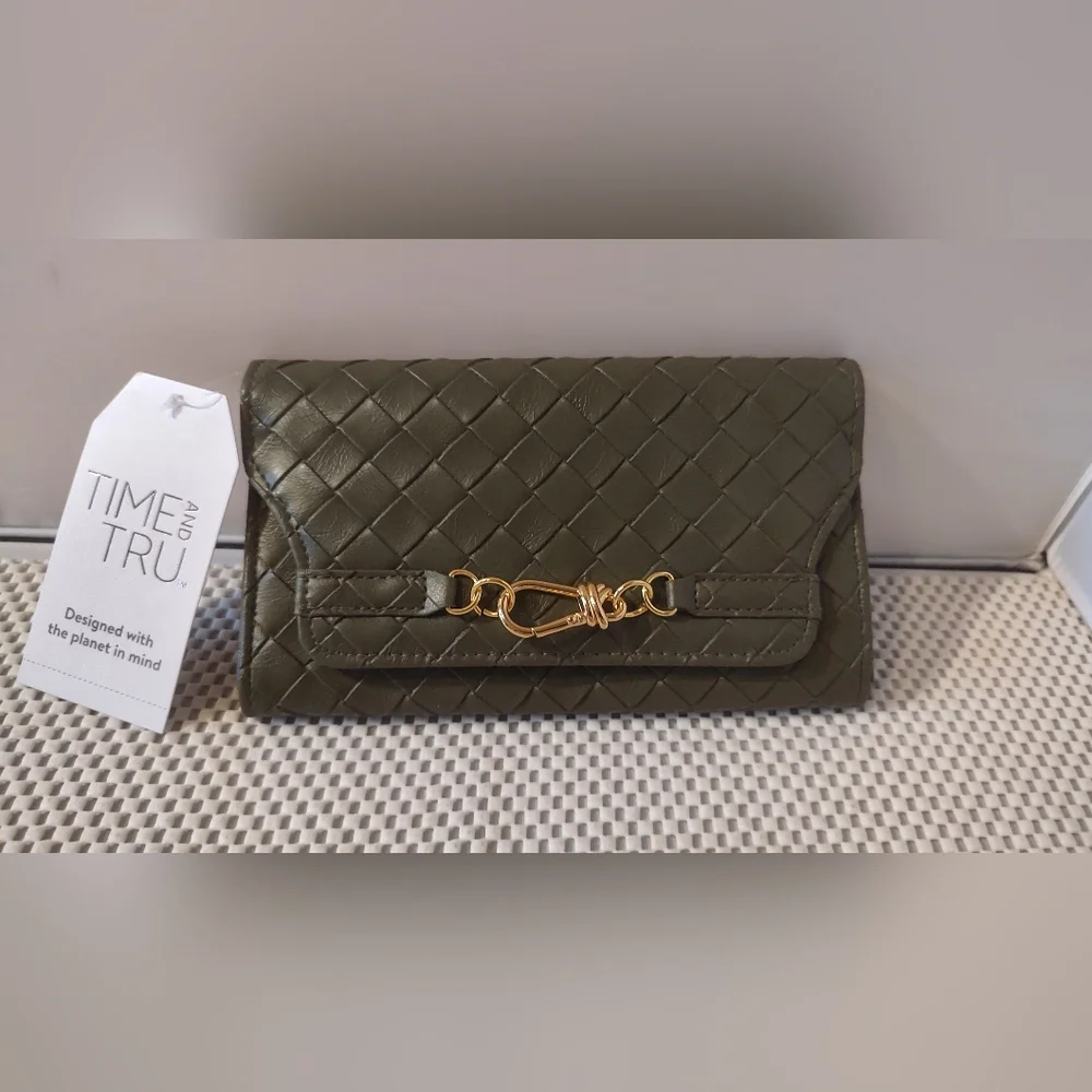 Time and Tru Women's Scarlet Envelope Wallet, Dark Olive NWT